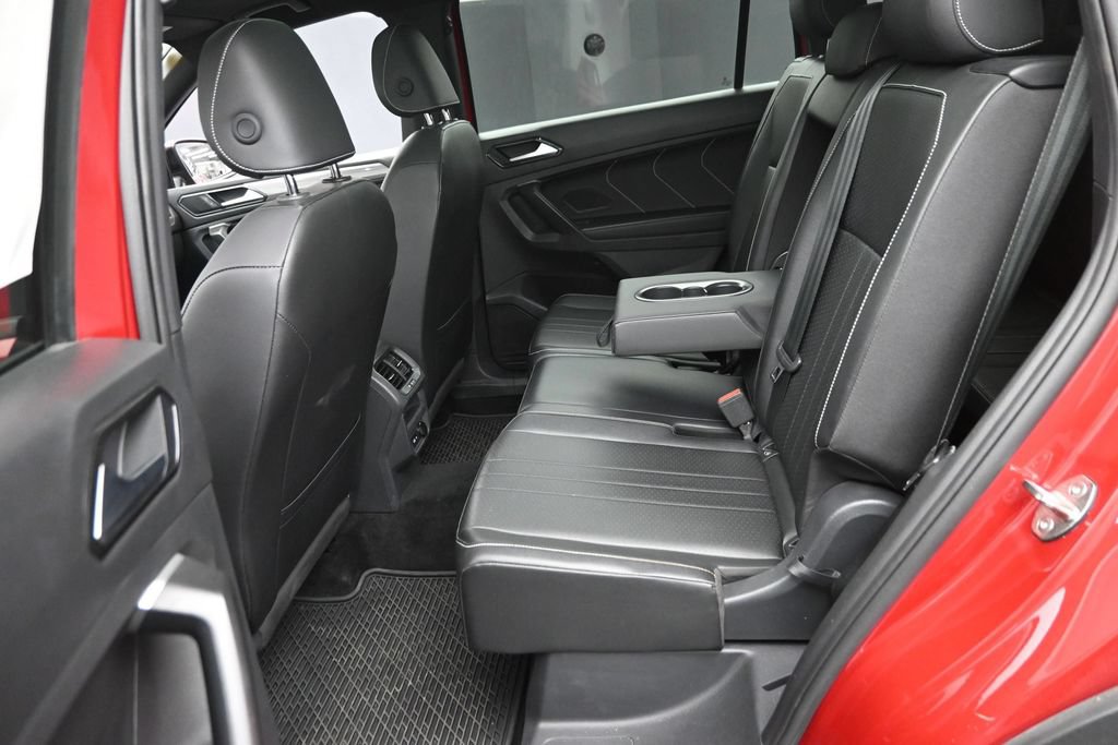 Used 2024 Volkswagen Tiguan SE R-Line FWD image 16