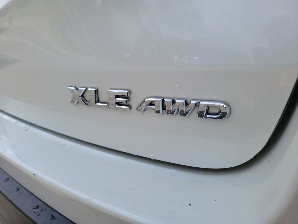 Used 2017 Toyota Highlander XLE image 7