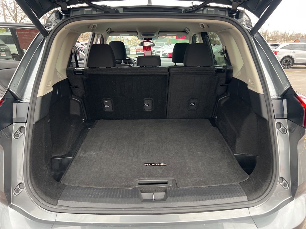 Certified 2024 Nissan Rogue SV image 12