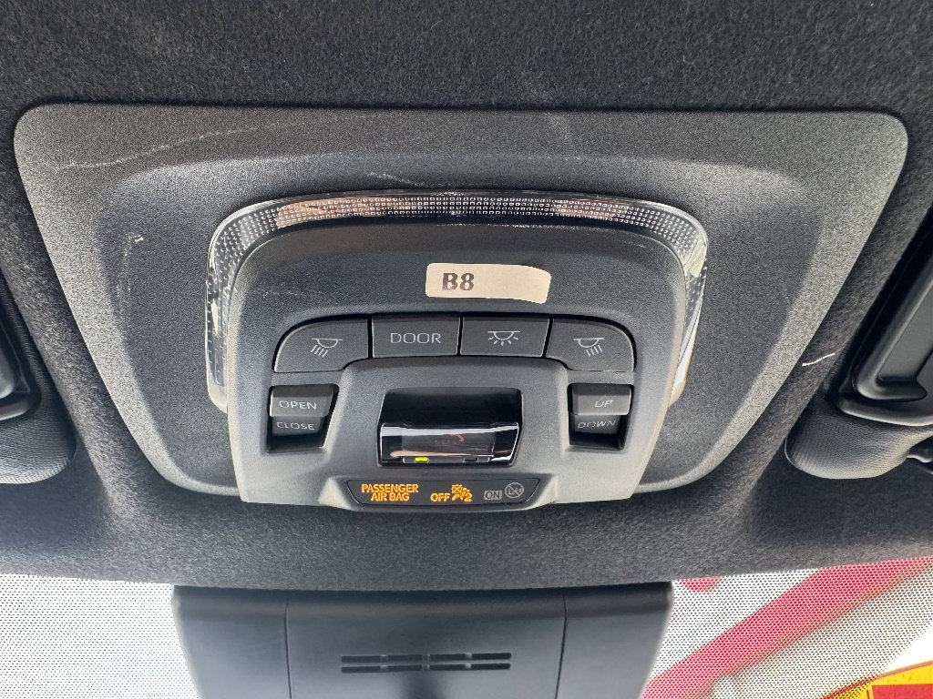 Used 2025 Toyota Corolla Cross AWD Hybrid image 20