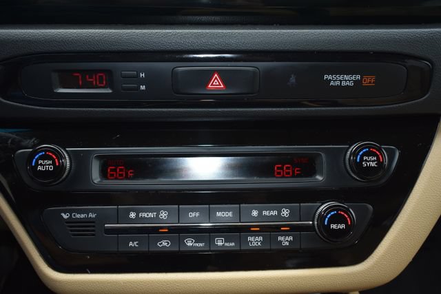 Used 2017 Kia Sedona EX FWD image 29