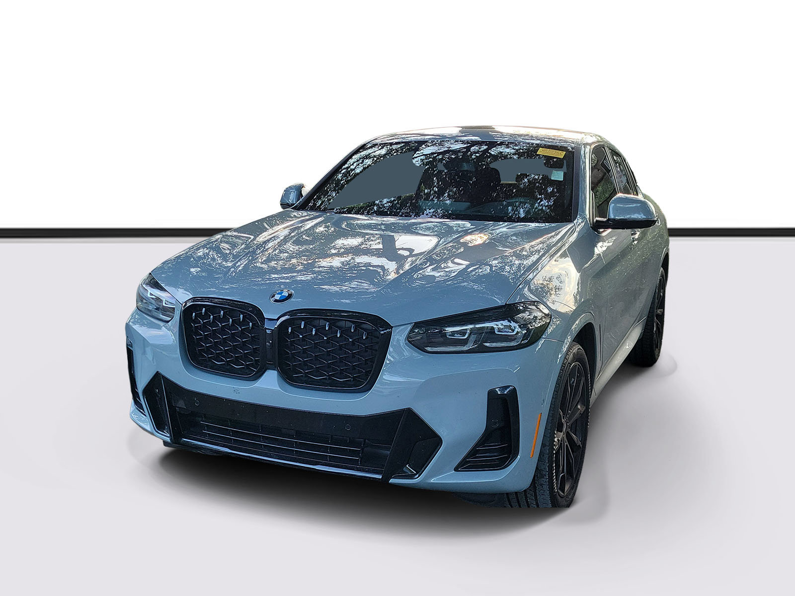 Certified 2024 BMW X4 xDrive30i w/ Premium Package AWD/4WD image 3