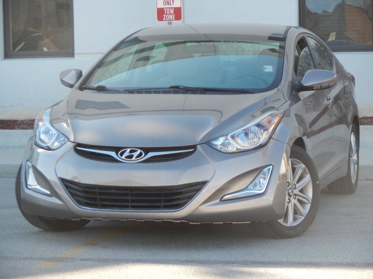 Used 2014 Hyundai Elantra SE w/ Option Group 02 FWD image 3