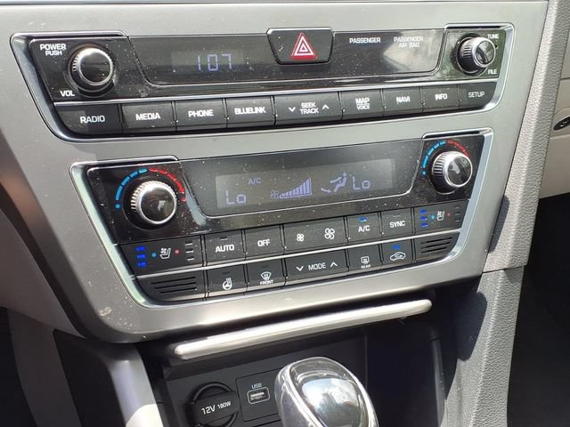 Used 2016 Hyundai Sonata Limited w/ Option Group 05 FWD image 17