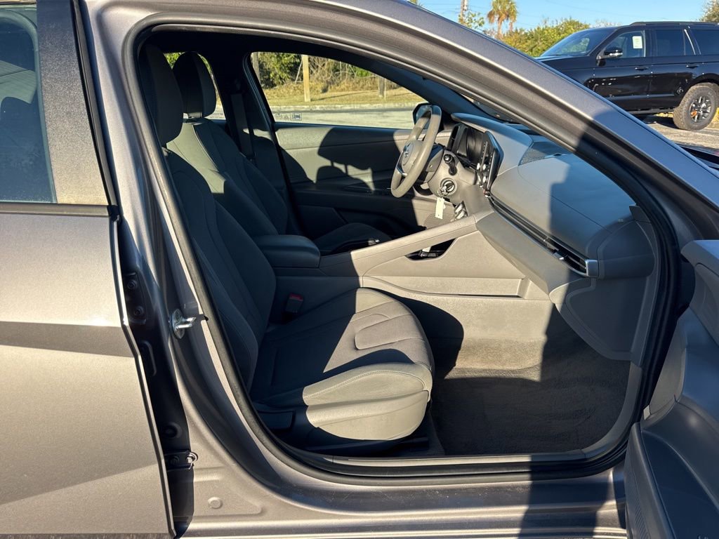Used 2021 Hyundai Elantra SE image 10