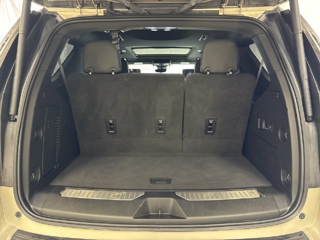 Used 2024 GMC Yukon Denali w/ Advanced Technology Package AWD/4WD image 30