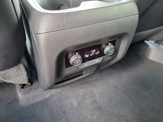 Used 2024 Chevrolet Traverse LT w/ Midnight/Sport Edition image 10