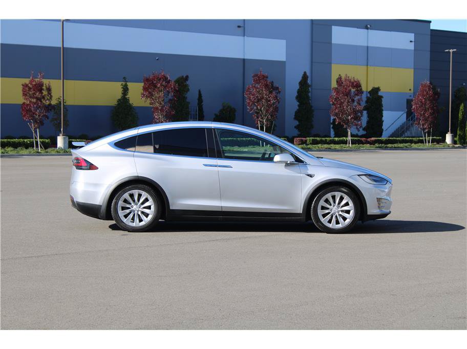 Used 2018 Tesla Model X 75D AWD/4WD image 4
