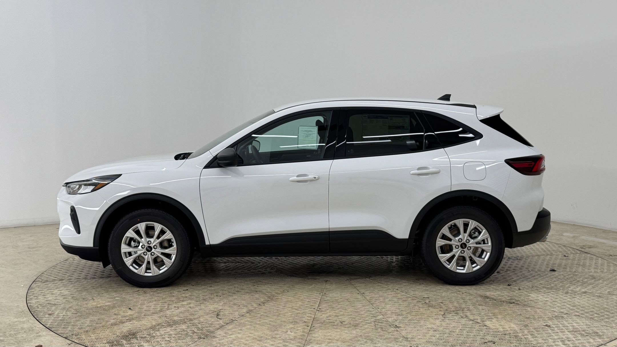 New 2026 Ford Escape Active w/ Tech Pack #1 FWD image 2