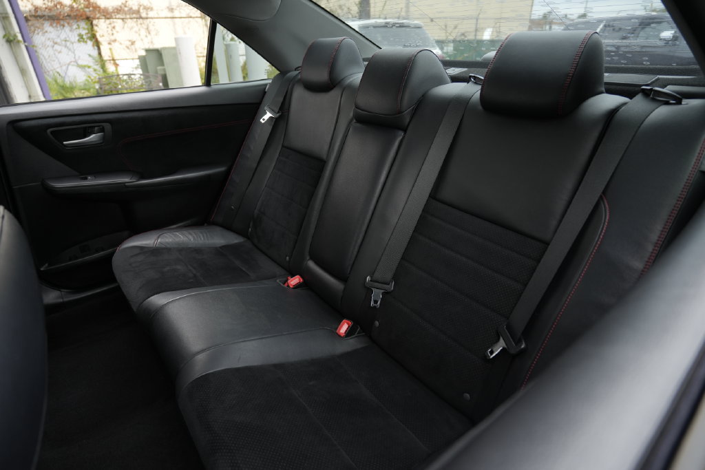 Used 2015 Toyota Camry XSE FWD image 23