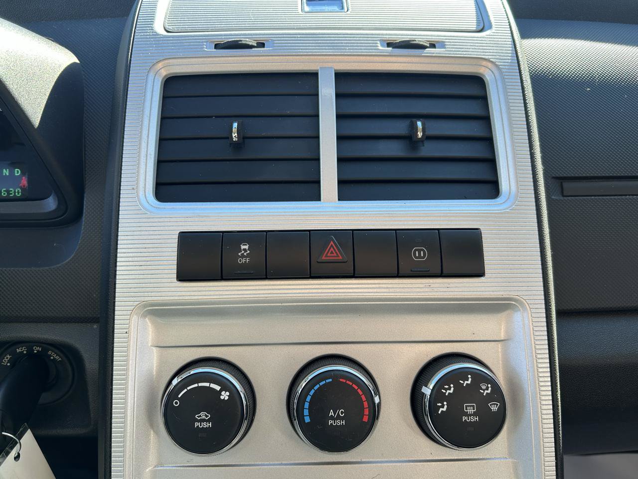 Used 2010 Dodge Journey SXT FWD image 21