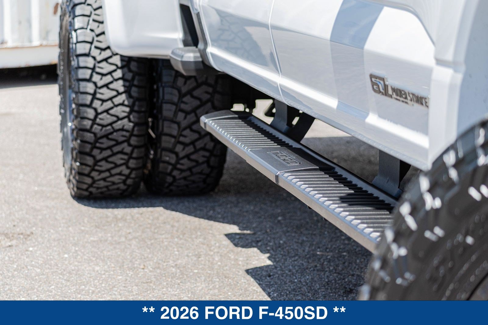 New 2026 Ford F450 XLT w/ FX4 Off-Road Package AWD/4WD image 26
