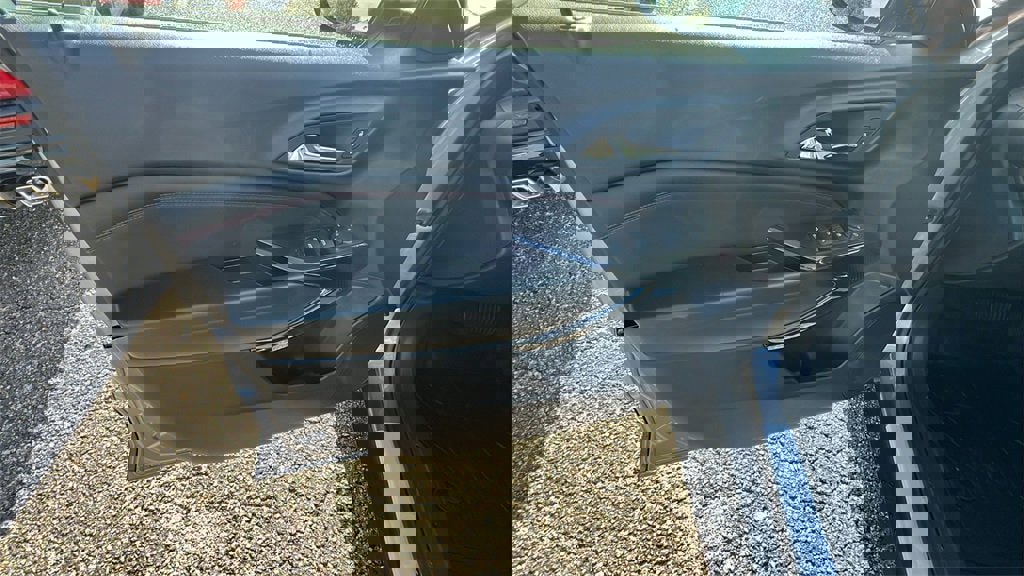 New 2026 Chevrolet Trax RS w/ Sunroof Package image 11