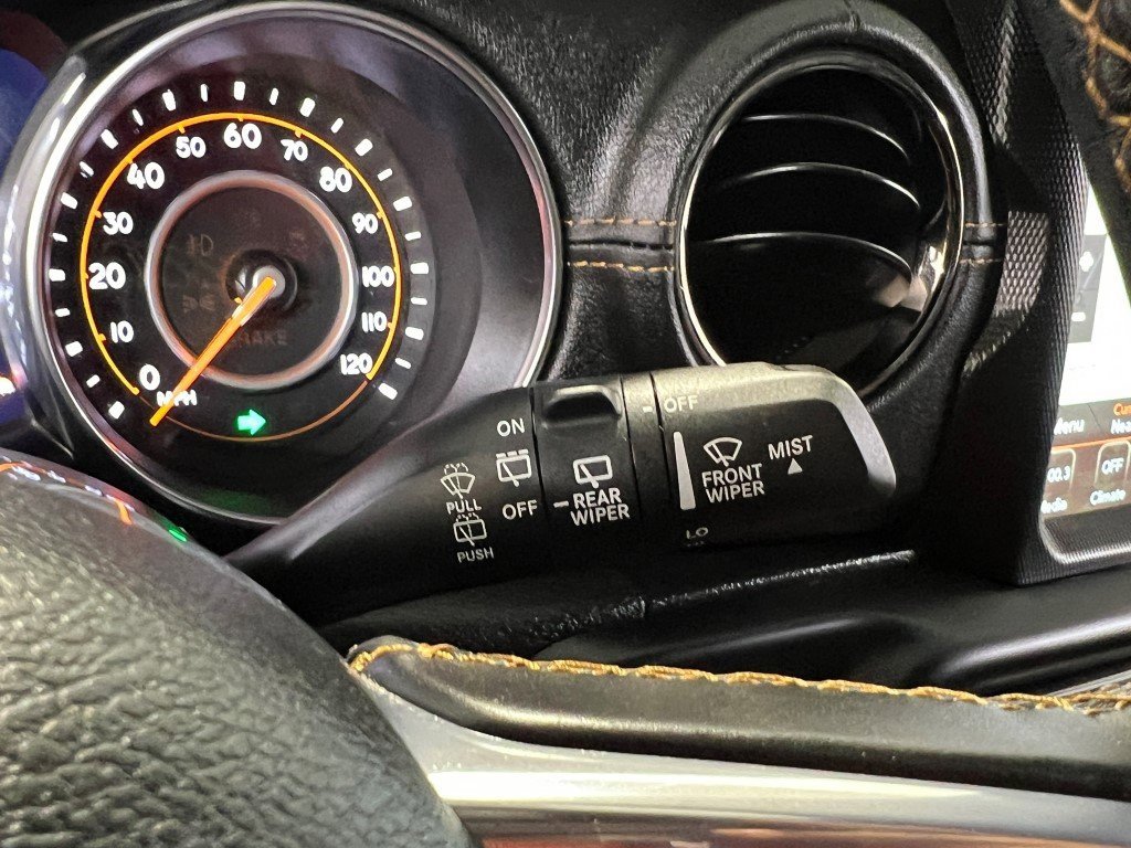 Used 2022 Jeep Wrangler Unlimited Sahara image 36