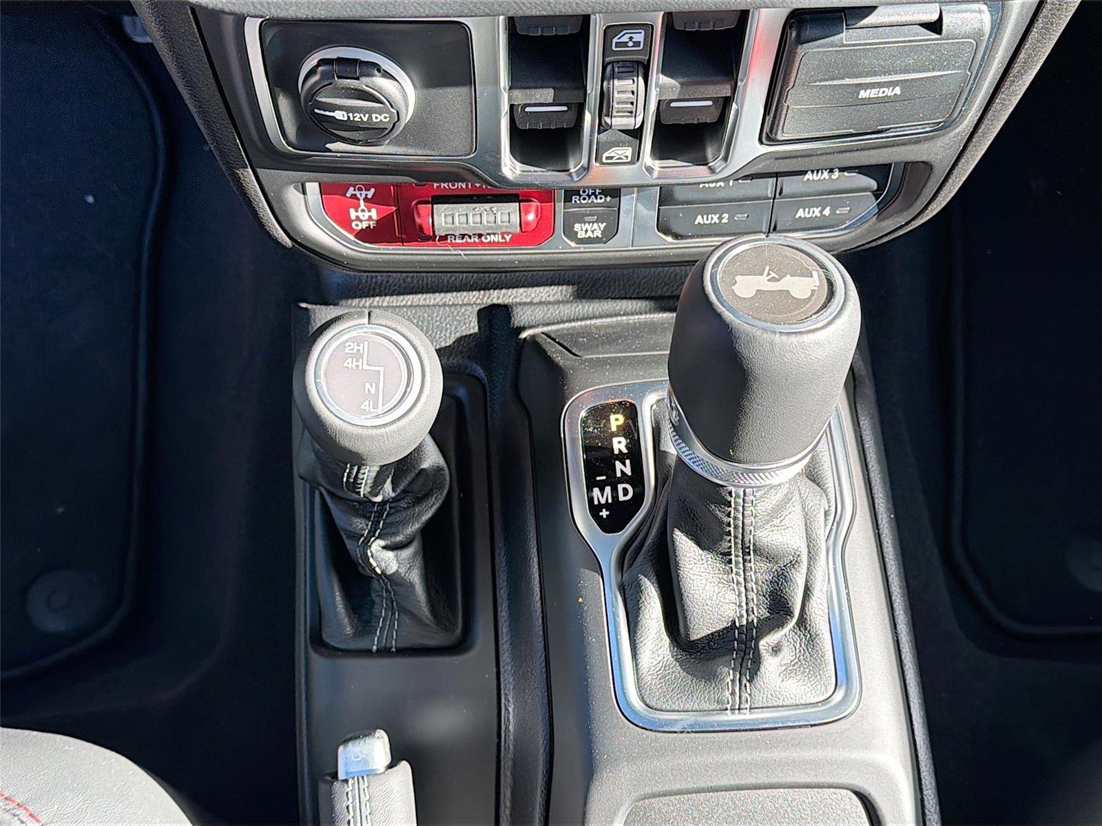 New 2026 Jeep Wrangler Unlimited Rubicon w/ Dual Top Group image 16