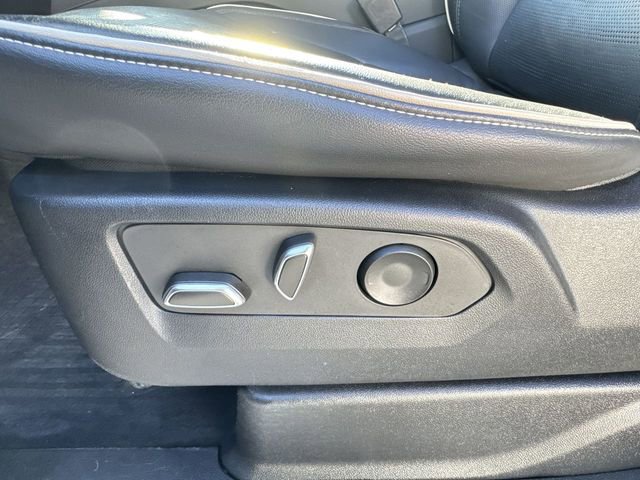 Certified 2022 Cadillac Escalade Premium Luxury image 12