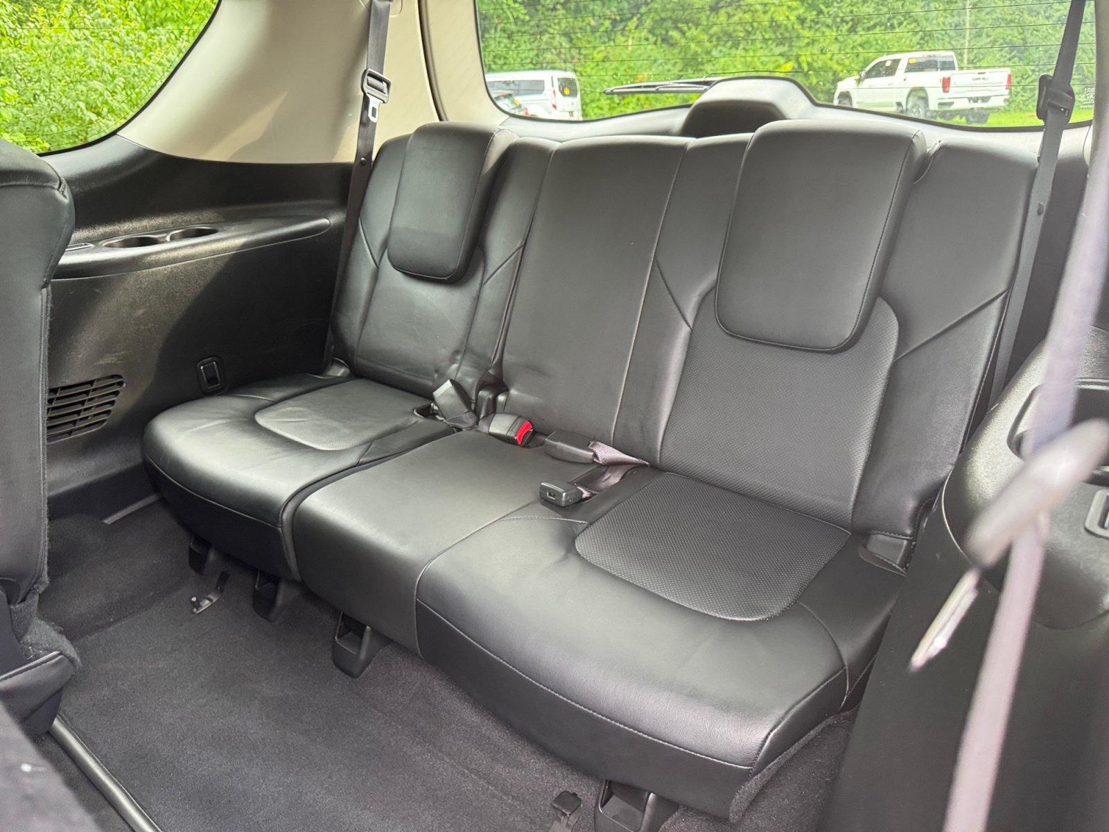 Used 2016 INFINITI QX80 4WD w/ Deluxe Technology Package image 16