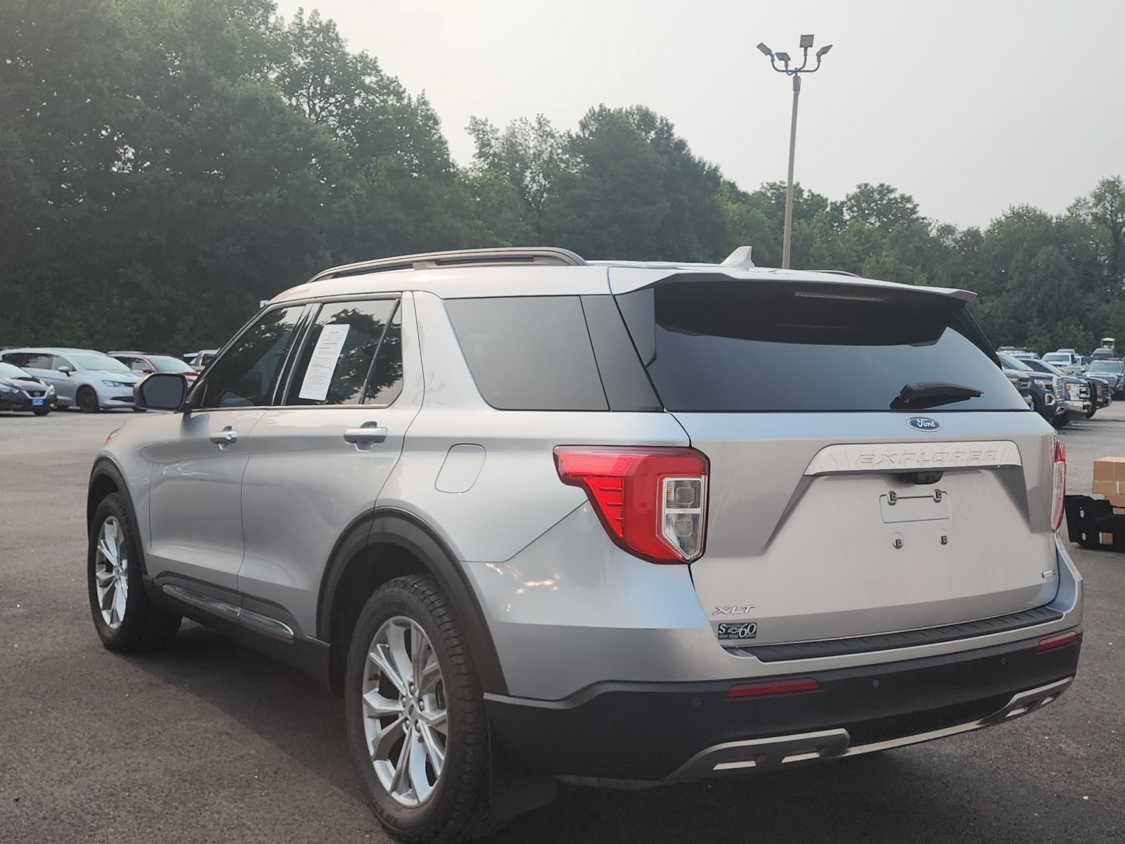 Used 2020 Ford Explorer XLT w/ Equipment Group 202A AWD/4WD image 3