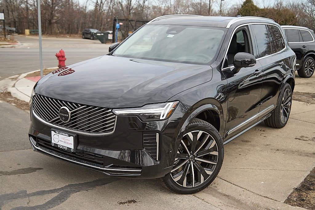 New 2026 Volvo XC90 T8 Ultra w/ Protection Package AWD/4WD image 2