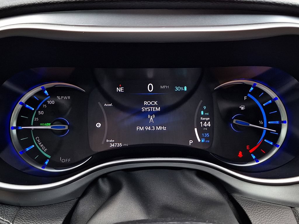 Used 2022 Chrysler Pacifica Touring-L w/ S Appearance Package FWD image 19
