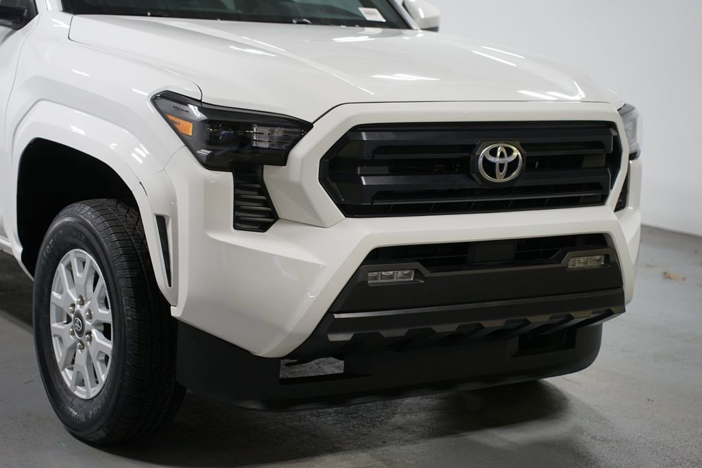 Certified 2024 Toyota Tacoma SR5 image 4