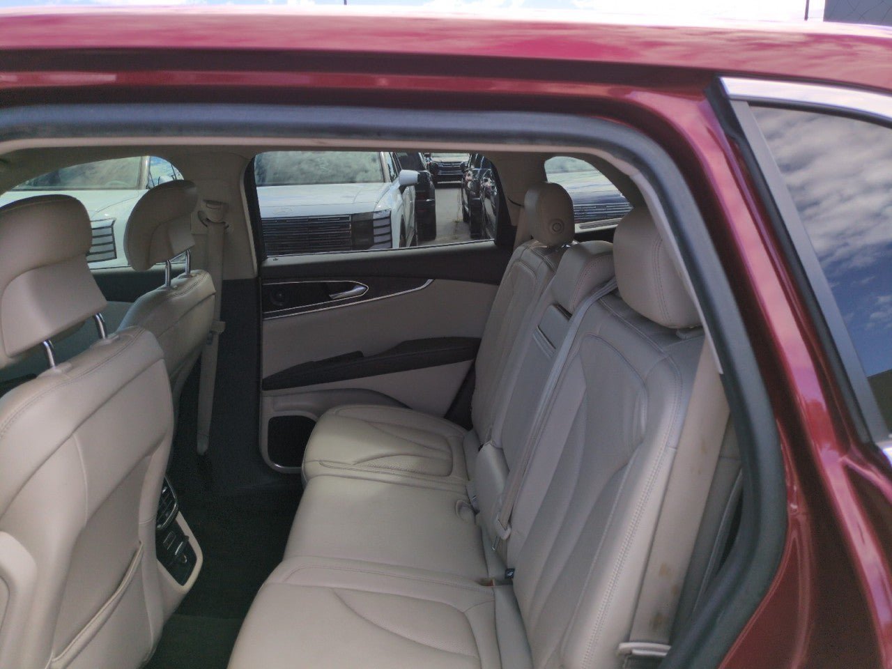 Used 2016 Lincoln MKX Select w/ Select Plus Package AWD/4WD image 25