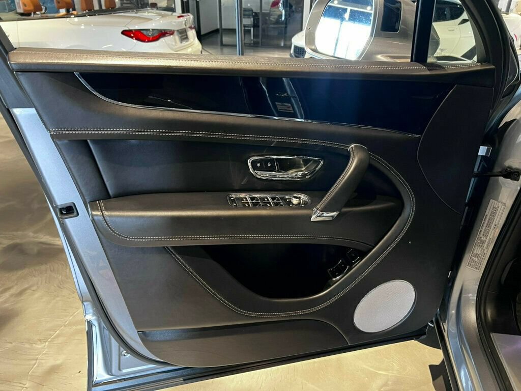 Used 2018 Bentley Bentayga AWD/4WD image 4