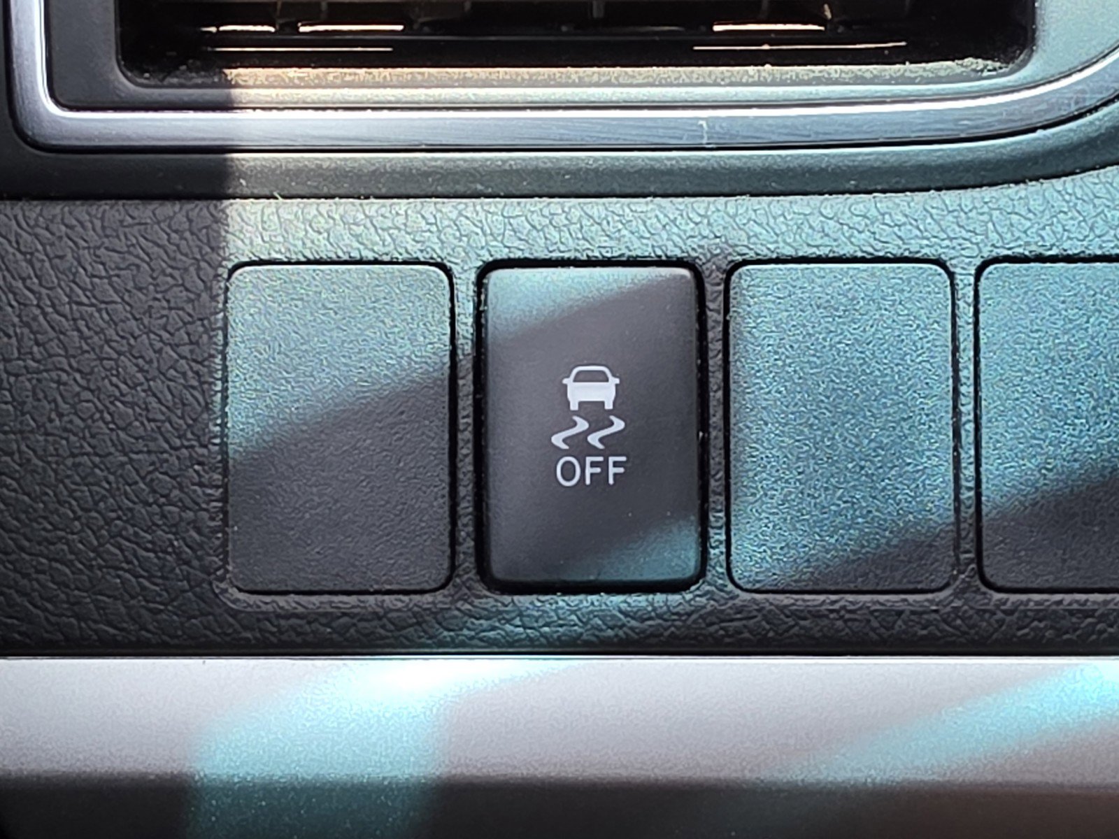 Used 2016 Toyota Camry SE image 14