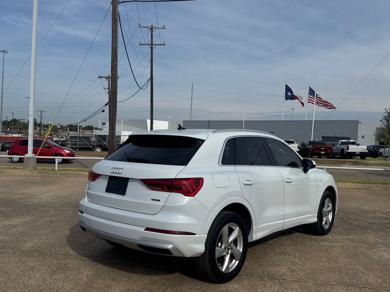 Used 2020 Audi Q3 2.0T Premium w/ Convenience Package AWD/4WD image 18