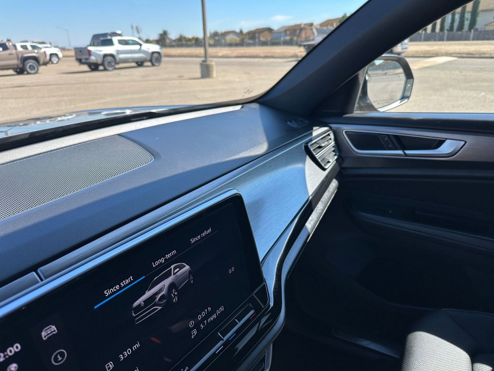 Used 2025 Volkswagen Atlas Cross Sport SE image 37