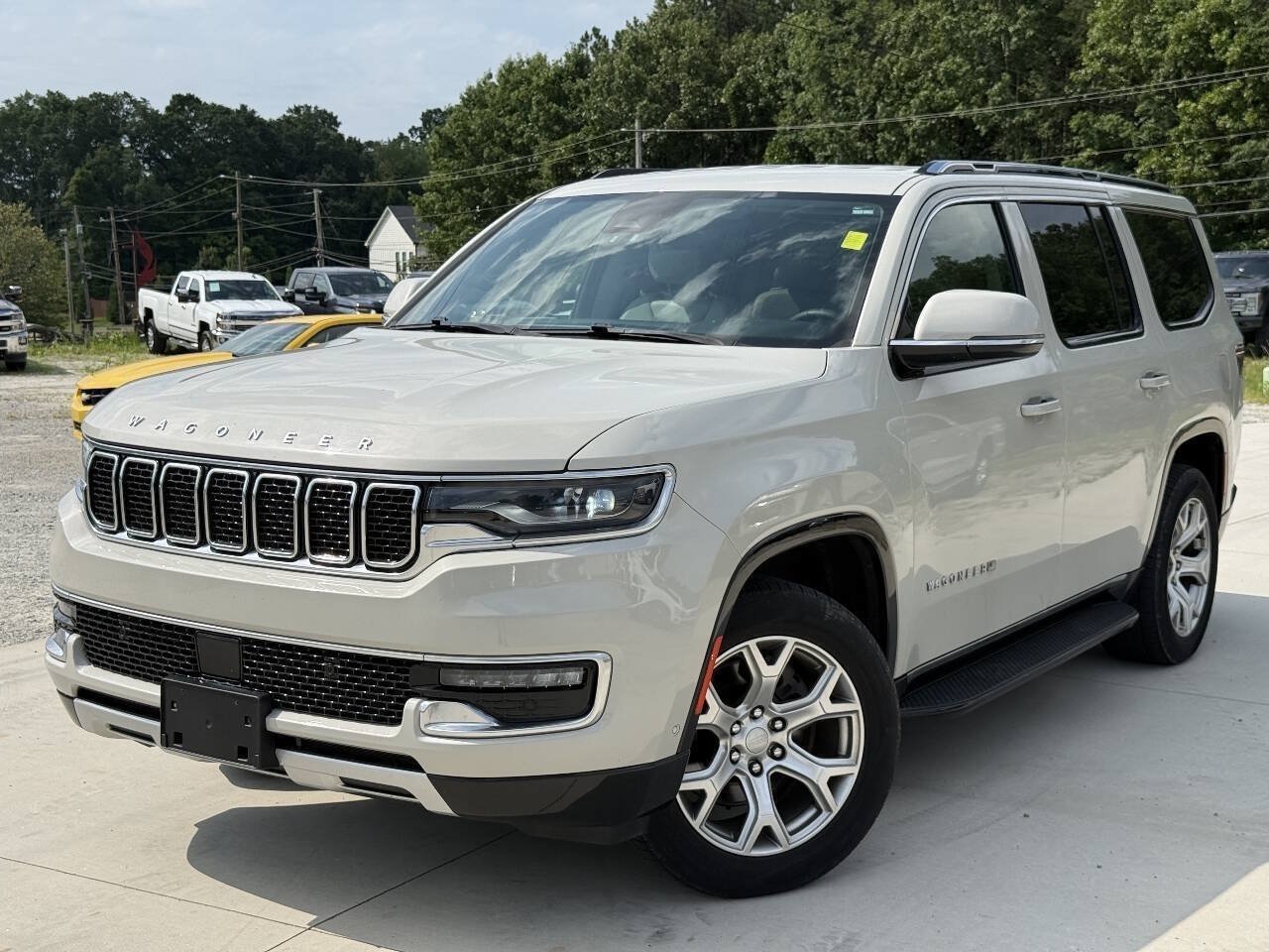 Used 2022 Jeep Wagoneer Series II AWD/4WD image 3