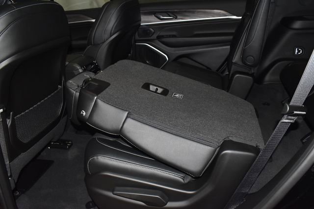 New 2026 Jeep Grand Cherokee L Limited AWD/4WD image 30