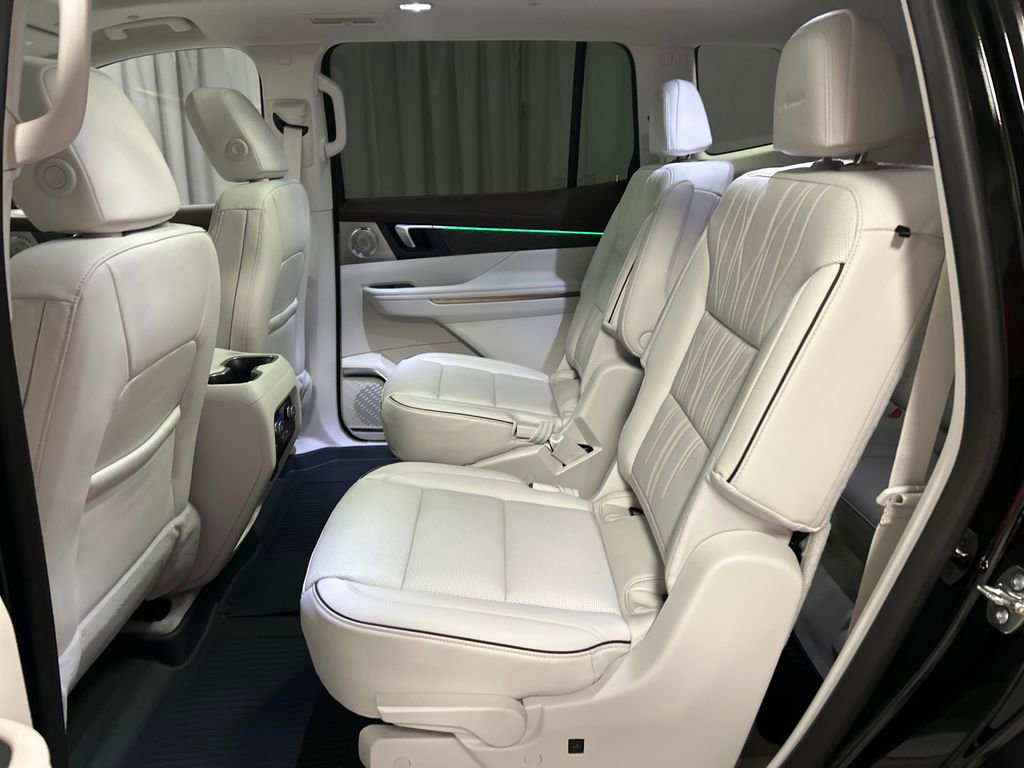 New 2026 Buick Enclave Avenir image 22