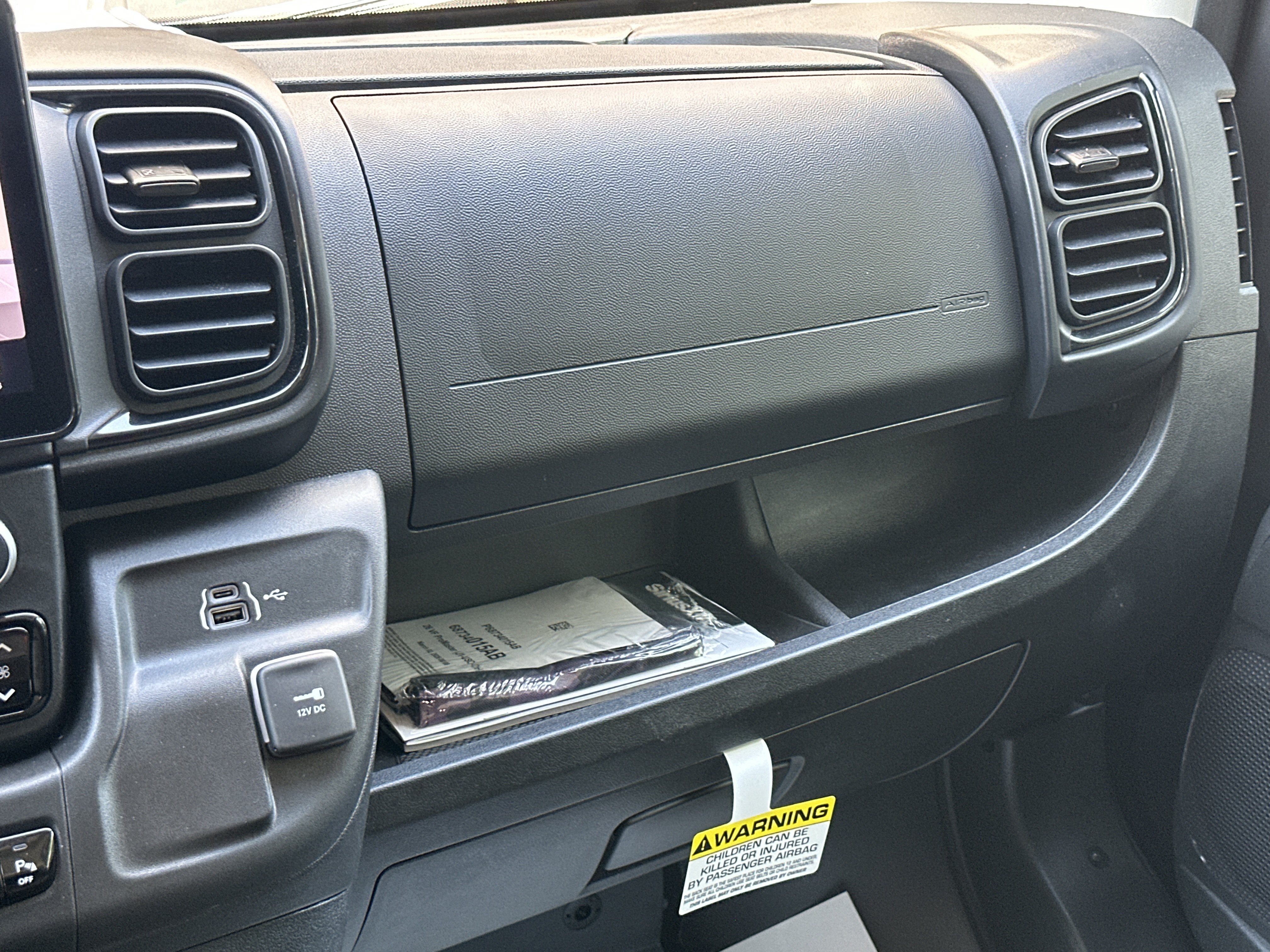 New 2026 RAM ProMaster 3500 w/ Premium Convenience Group FWD image 4