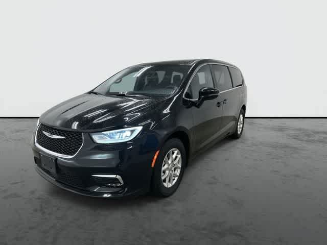 Used 2025 Chrysler Pacifica Select FWD image 7
