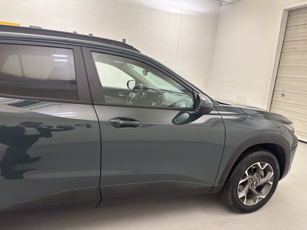 Used 2026 Chevrolet Trax LT w/ LT Convenience Package FWD image 10