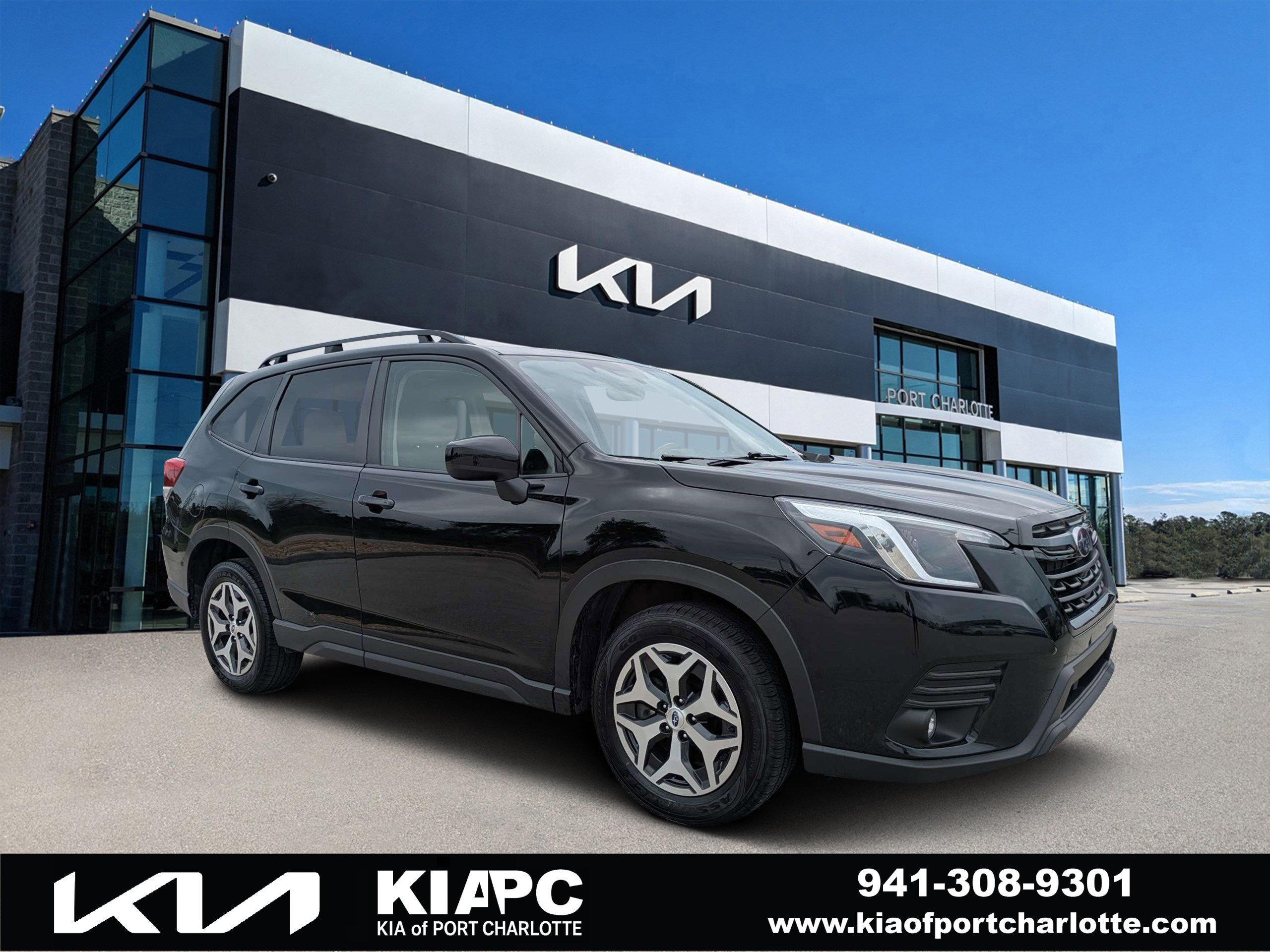 Used 2024 Subaru Forester Premium AWD/4WD image 1