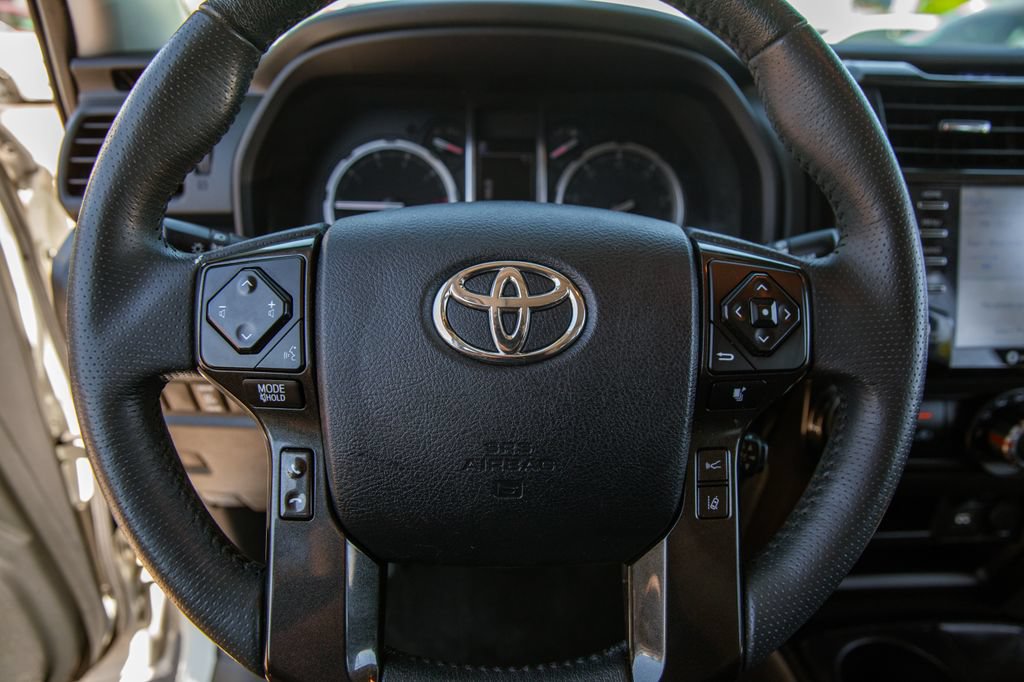 Used 2021 Toyota 4Runner Venture w/ Moonroof Package AWD/4WD image 16