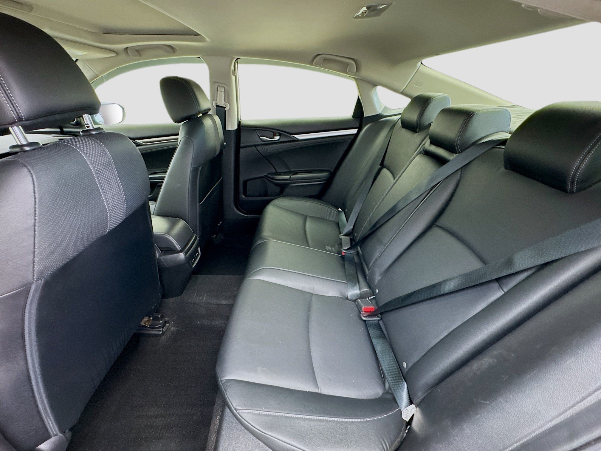 Used 2019 Honda Civic Touring image 16