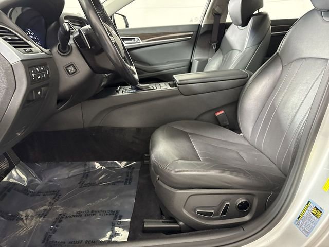 Used 2018 Genesis G80 3.8 AWD/4WD image 4