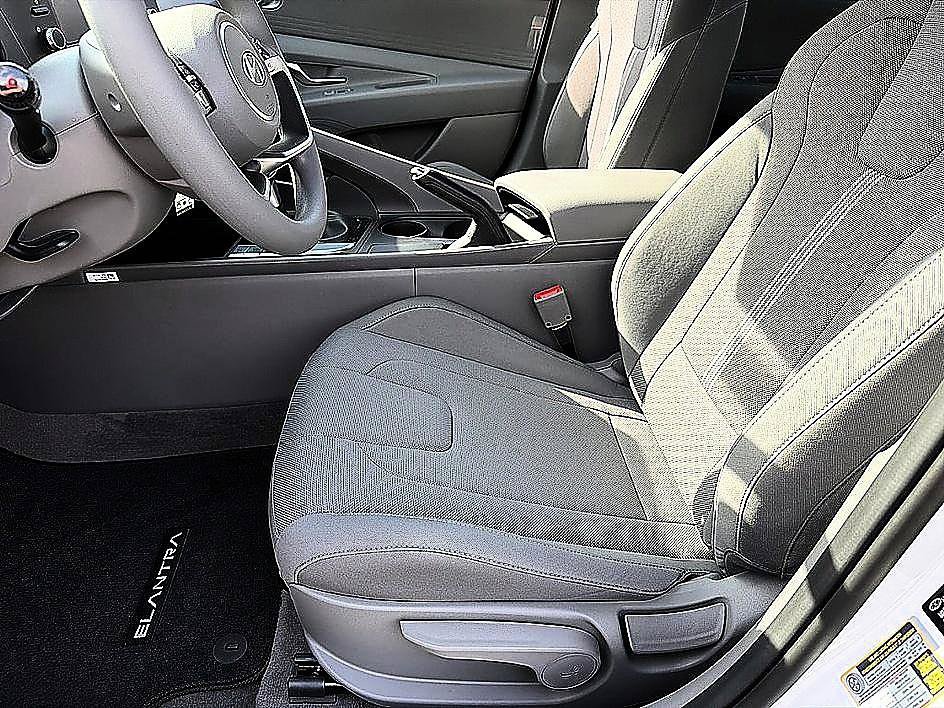 New 2026 Hyundai Elantra SE FWD image 8