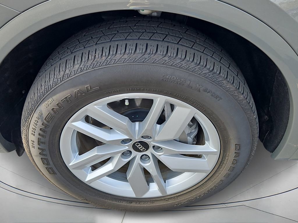 Certified 2023 Audi Q5 2.0T Premium w/ Convenience Package image 9