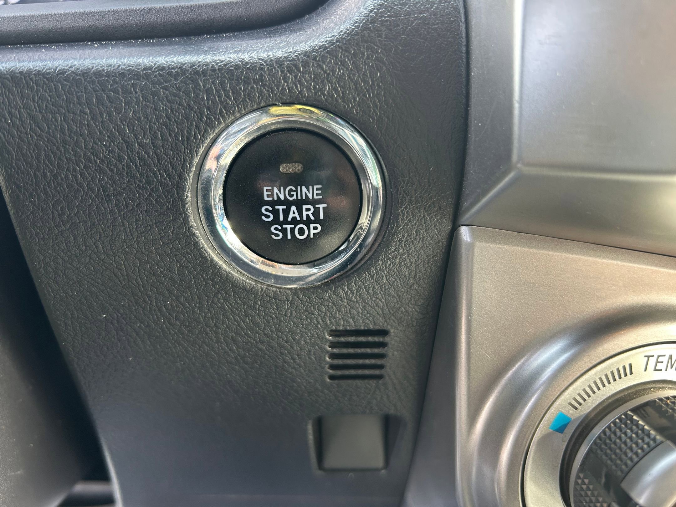 Used 2017 Toyota 4Runner Limited AWD/4WD image 18