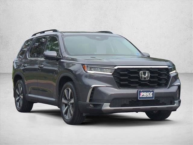 Certified 2023 Honda Pilot Touring image 3