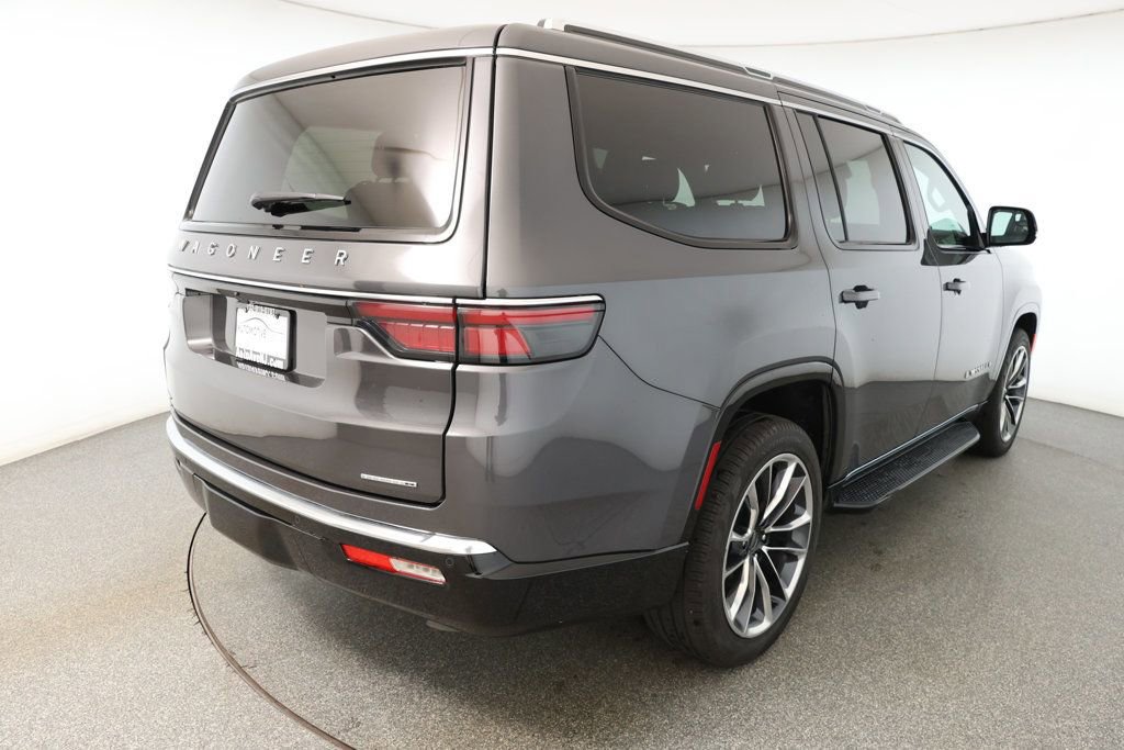 Used 2023 Jeep Wagoneer Series II w/ Premium Group I image 4