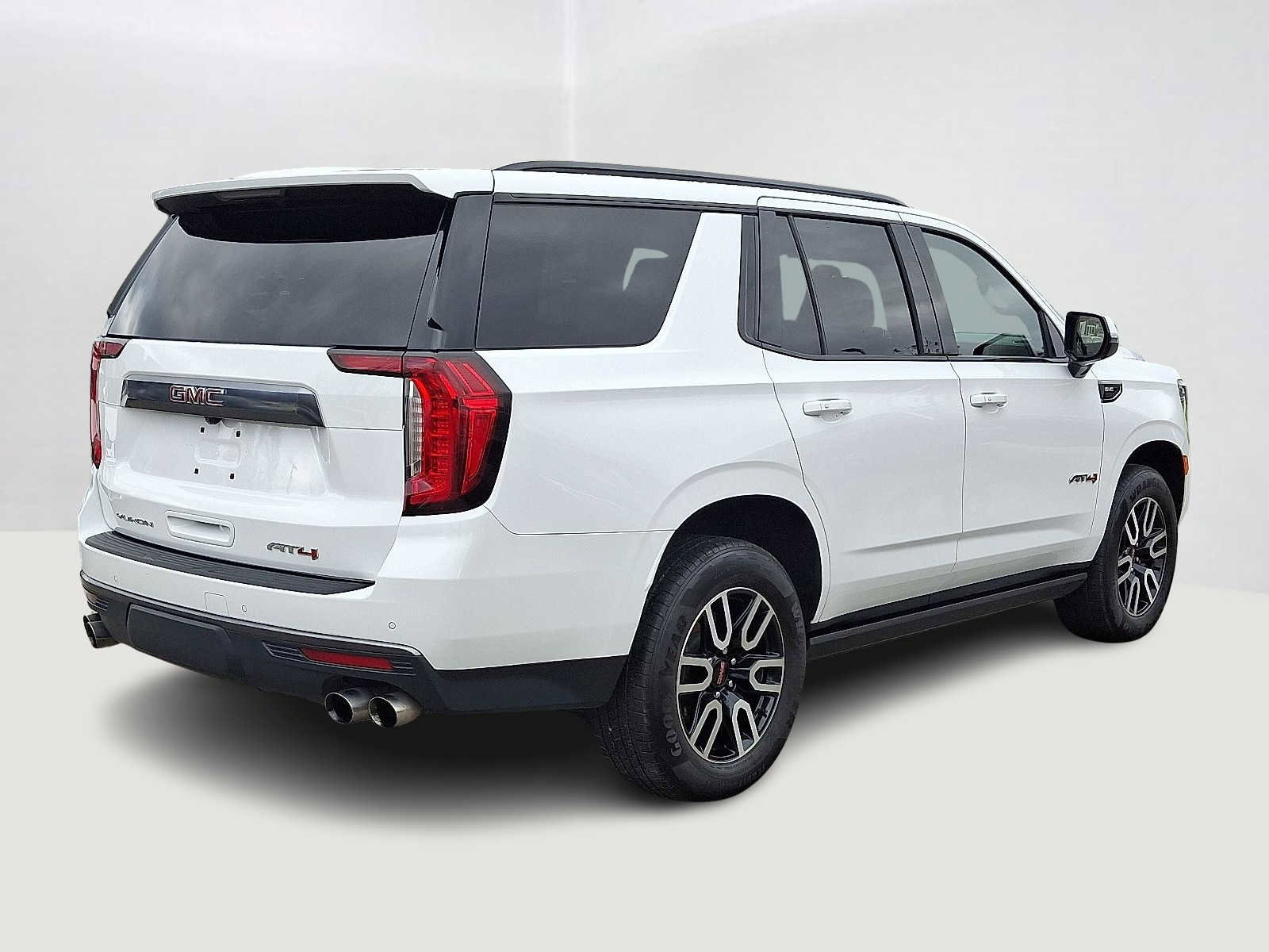 Used 2022 GMC Yukon AT4 image 5