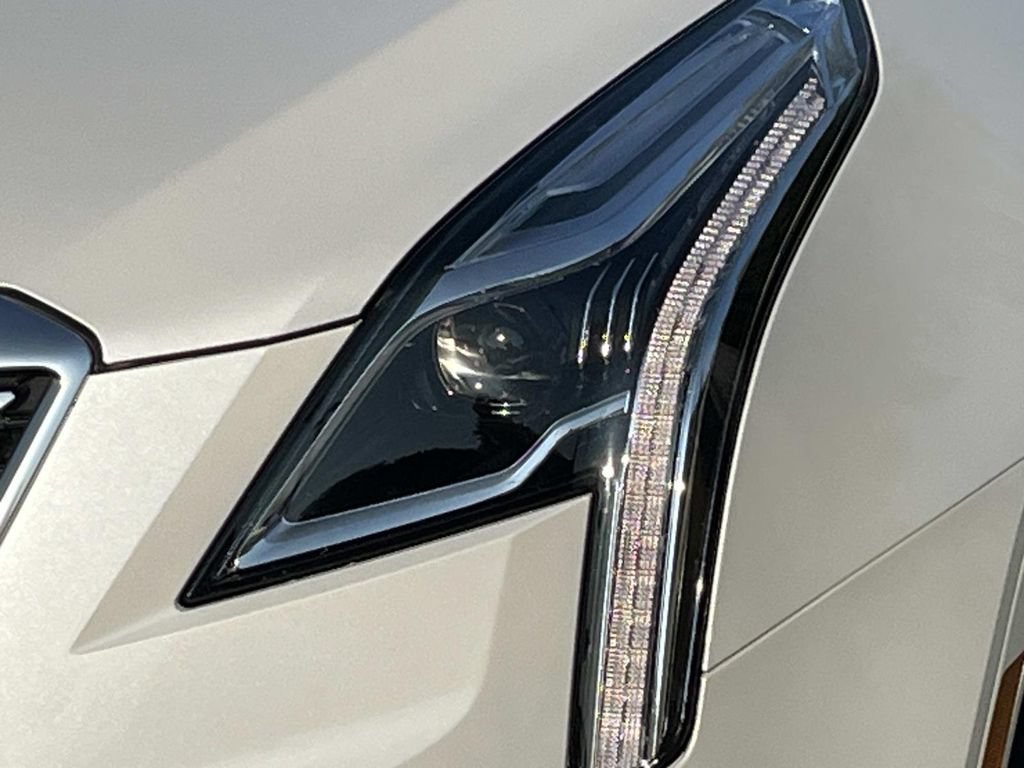 Used 2021 Cadillac XT5 Premium Luxury w/ Platinum Package FWD image 9