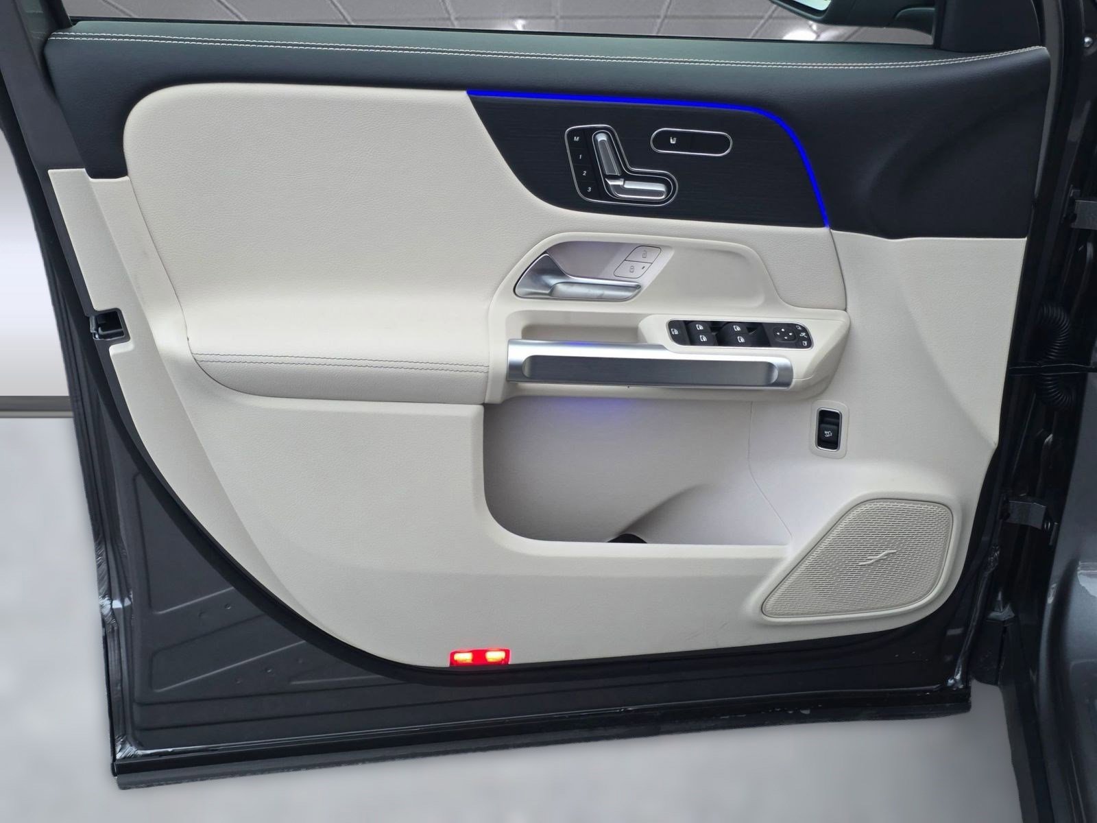 New 2026 Mercedes-Benz GLB 250 4MATIC image 24