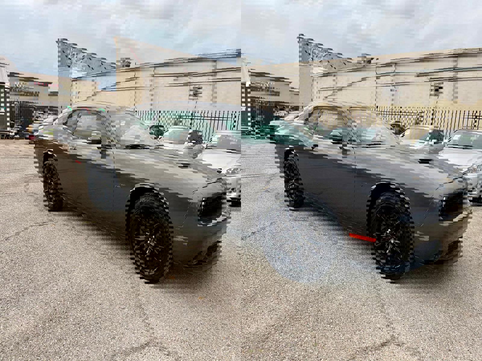 Used 2016 Dodge Challenger R/T w/ Driver Convenience Group image 2