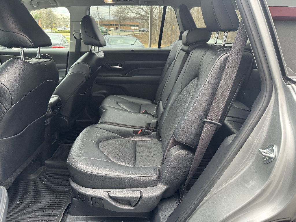 Used 2024 Toyota Grand Highlander XLE image 9